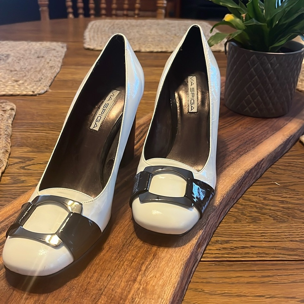 Via Spiga white square heel buckle made in Italy run small